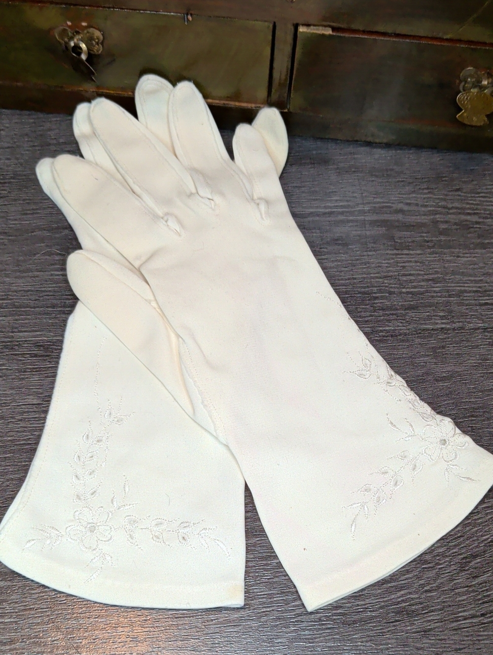 Vintage 1960s Van Raalte Dress Gloves Short White Nylon Formal Wedding SZ Small